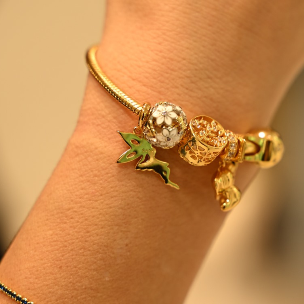 narukvica s privjescima